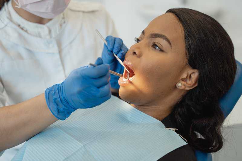 What Are Some Signs of a Cavity?